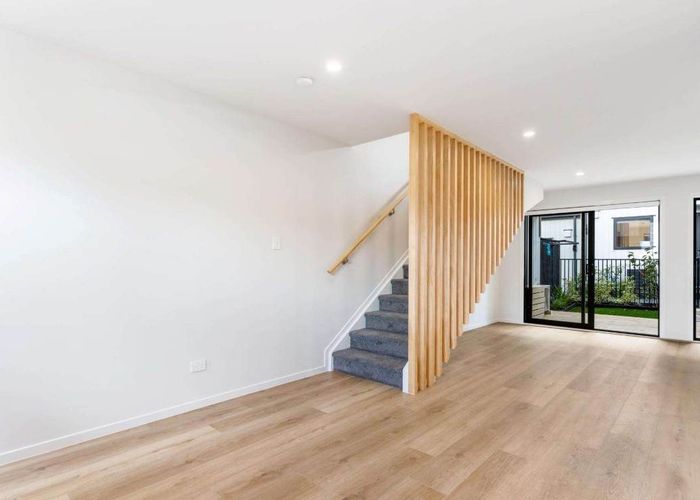  at 7/506 Glenfield Road, Bayview, Auckland