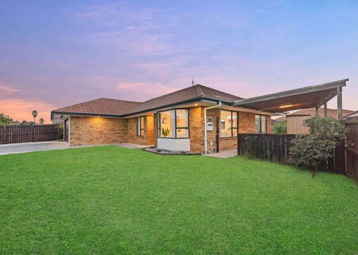  at 8 Glen Osborne Terrace, Flat Bush, Manukau City, Auckland