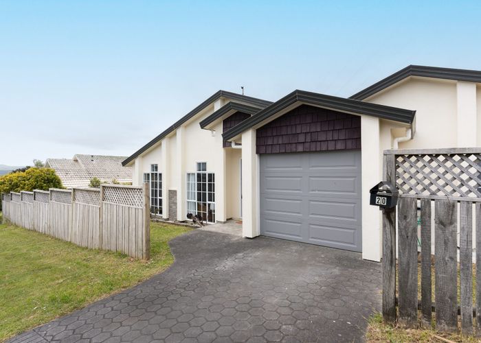  at 20 Kentwood Drive, Woodridge, Wellington