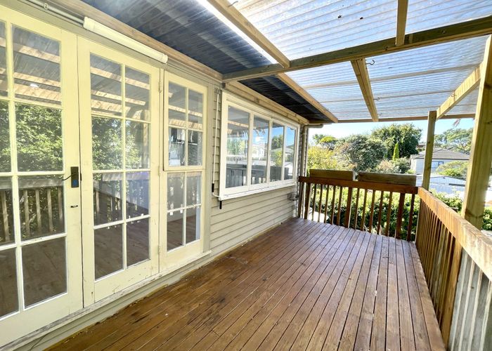  at 11 Fifeshire Street, Belmont, Auckland