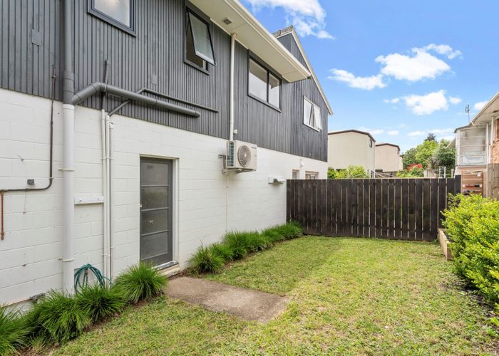  at 2/95 Balmoral Road, Mount Eden, Auckland