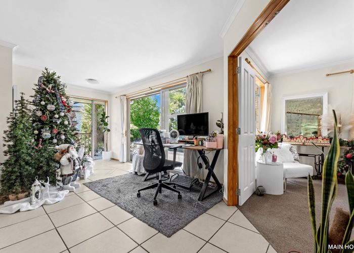  at 86 Albany Highway, Greenhithe, Auckland