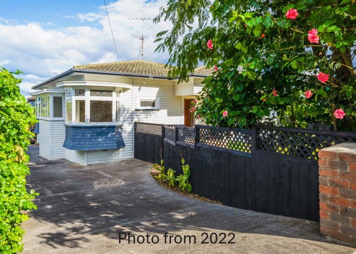  at 26 Waiohua Road, Greenlane, Auckland City, Auckland