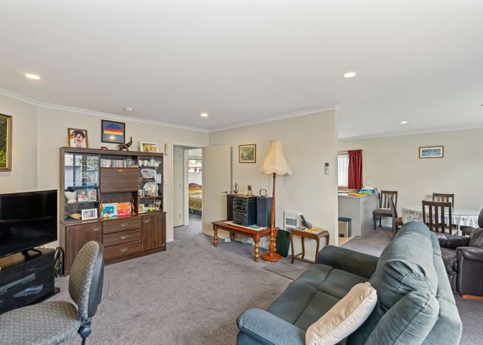  at 11 Fuller Close, Levin
