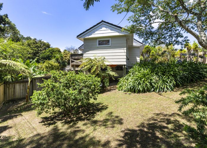  at 92 Candia Road, Henderson Valley, Auckland