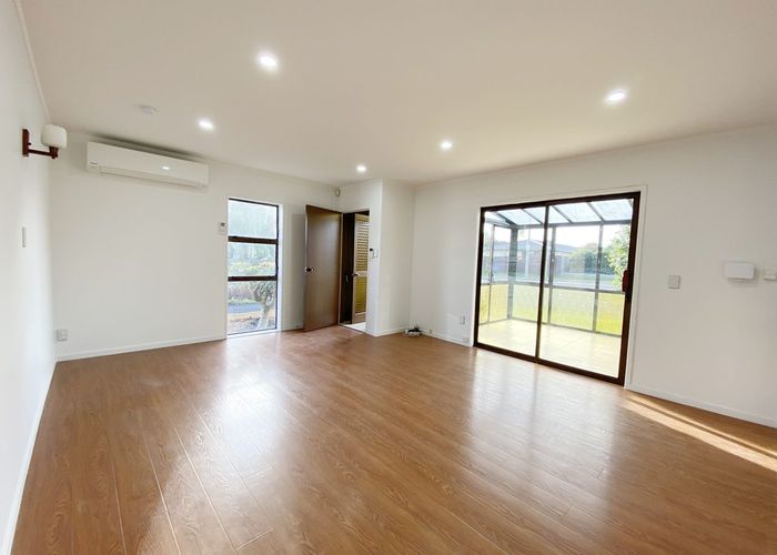  at 1/73 Butley Drive, Farm Cove, Manukau City, Auckland