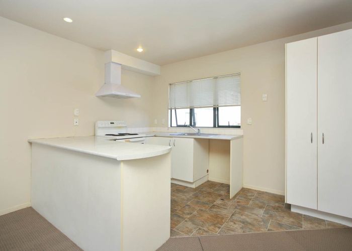  at 5/12 Ambrico Place, New Lynn, Waitakere City, Auckland