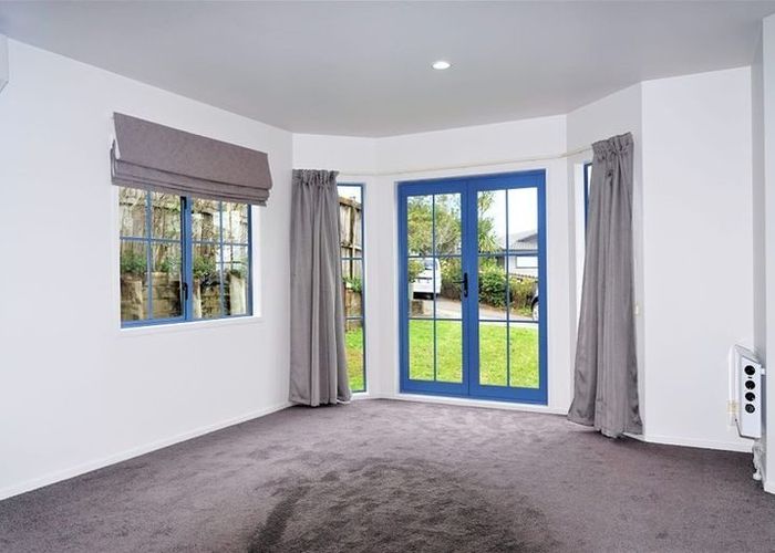  at 2/19A  Heathglen Pl, Bayview, North Shore City, Auckland