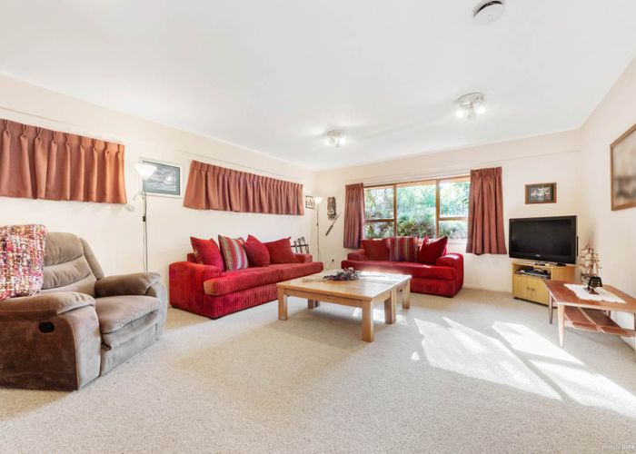  at 118 Candia Road, Henderson Valley, Auckland