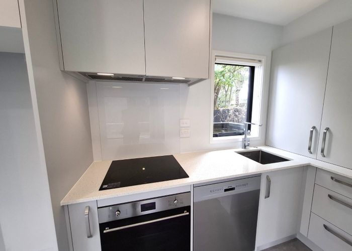  at 10/47 Awaroa Road, Sunnyvale, Waitakere City, Auckland
