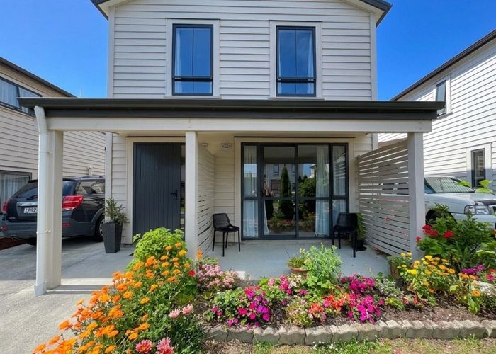  at 64 Kaimoana Street, Weymouth, Manukau City, Auckland