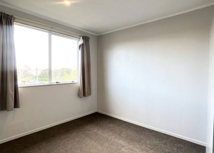  at 2/30 Coombe Avenue, Ōtara, Auckland
