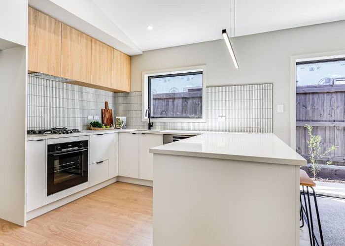  at 10 Halley Drive, CHARTWELL, HAMILTON