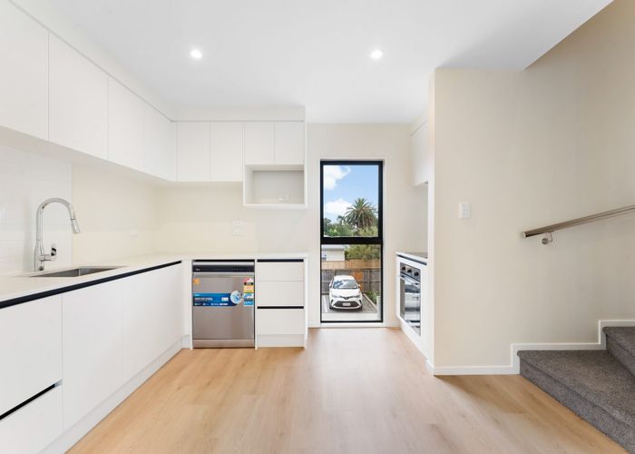  at 6/10 Orchid Place, Te Atatu South, Waitakere City, Auckland