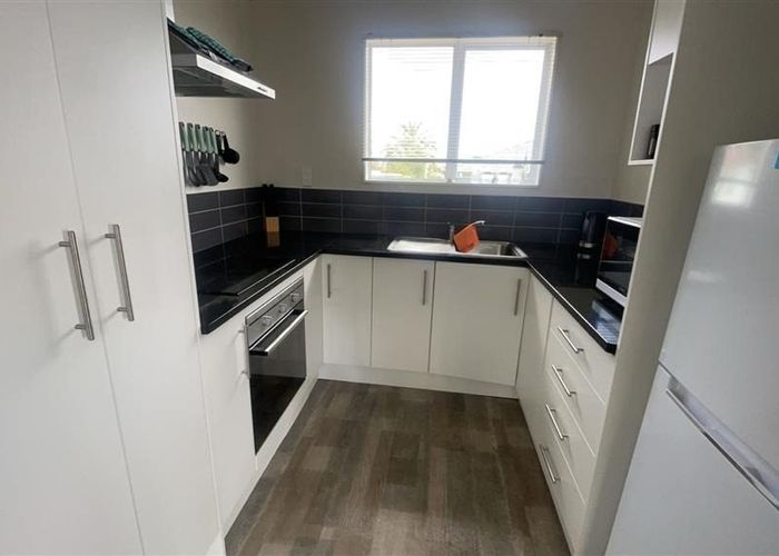  at 2/4 Silver Creek Road, Weymouth, Manukau City, Auckland