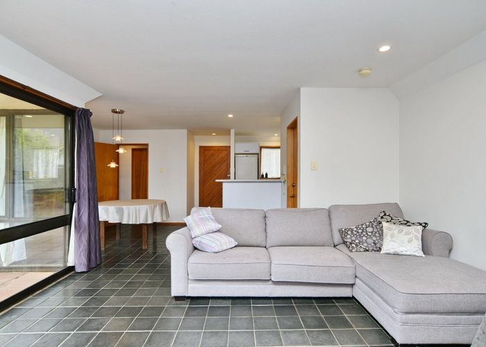  at 2/16 Owens Terrace, Upper Riccarton, Christchurch