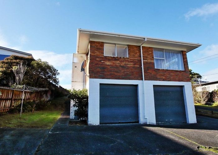  at 2/85 Target Road, Totara Vale, Auckland