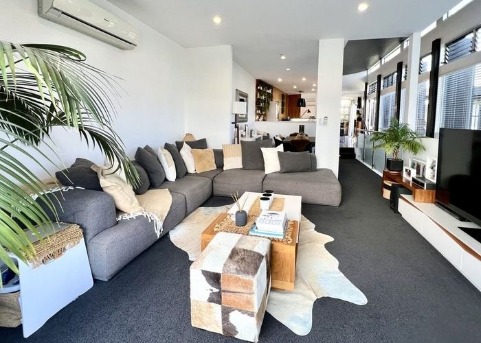  at 16 Southworth Place, Grandview Heights, Hamilton, Waikato