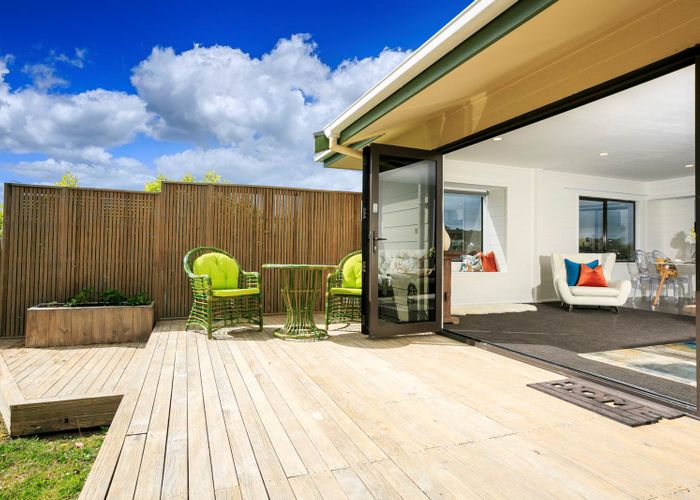  at 2/20 Fernlea Rise, Bayview, Auckland