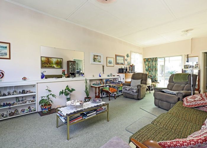  at 1422 Karamu Road North, Mayfair, Hastings