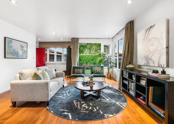  at 9 Warwick Avenue, Westmere, Auckland