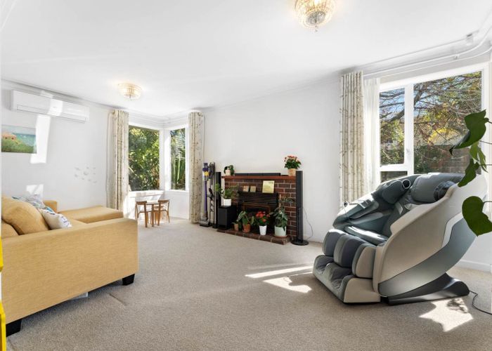  at 124 Edmonton Road, Te Atatu South, Waitakere City, Auckland