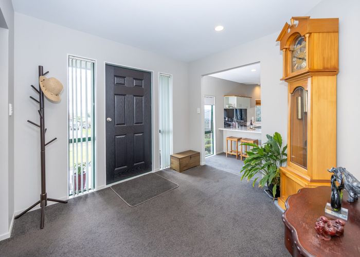  at 271 Grandview Road, Western Heights, Hamilton