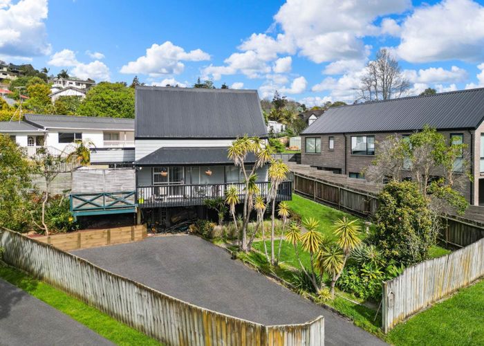  at 97 Oaktree Avenue, Browns Bay, North Shore City, Auckland