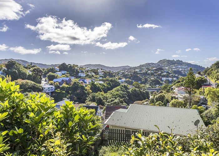  at 5 Cluny Avenue, Kelburn, Wellington