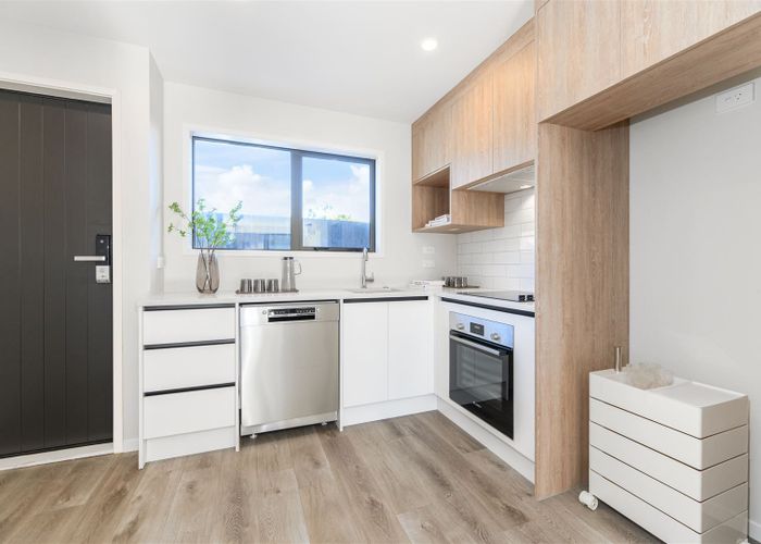  at 9/11 Scanlen Terrace, Kelston, Auckland