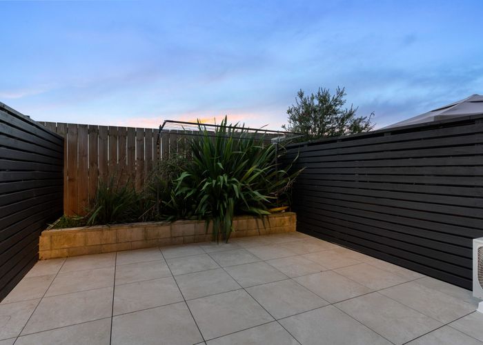  at 27 Ara Mara Hua, Henderson, Waitakere City, Auckland