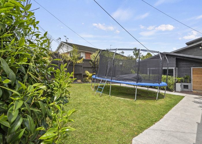  at 37 Belle Vue Avenue, Northcote Point, Auckland