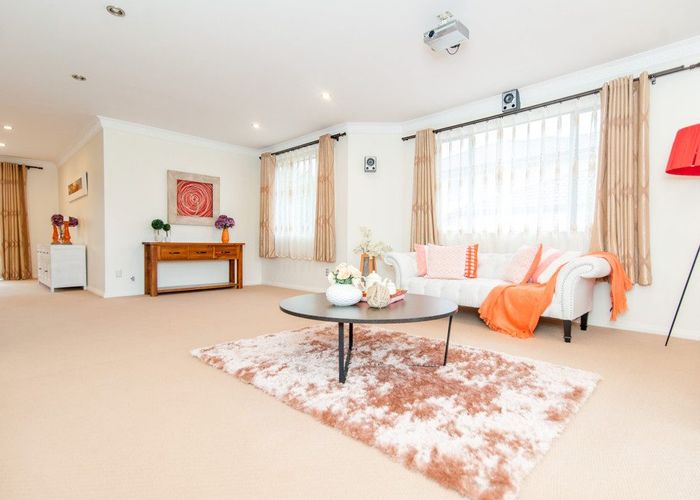  at 27 Medallion Drive, Oteha, Auckland