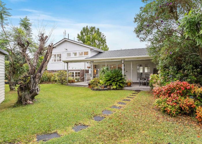  at 10 Patricia Place, Hillpark, Auckland