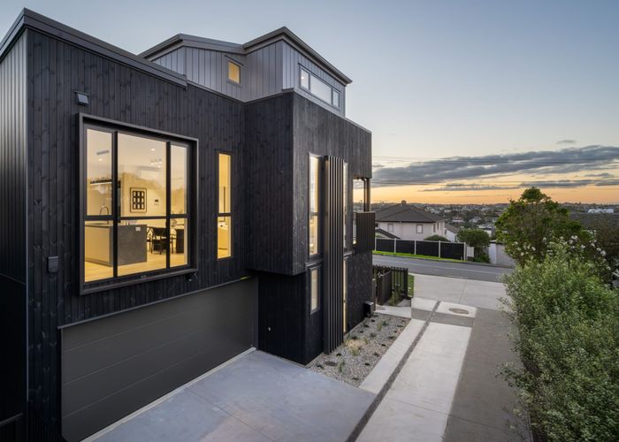  at 12A/12D Kowhai Road, Campbells Bay, North Shore City, Auckland