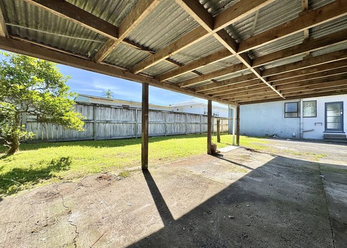  at 7 Marlene Avenue, Te Atatu South, Waitakere City, Auckland