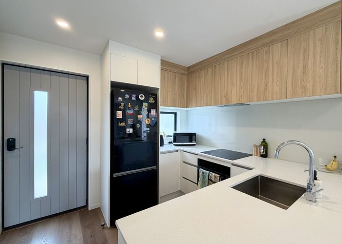  at 16 Hoopers Road, Glen Eden, Waitakere City, Auckland