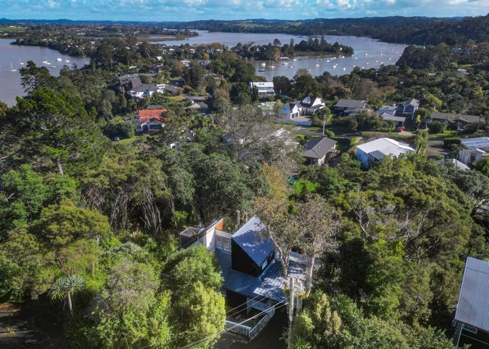  at 7 Austin Road, Greenhithe, Auckland