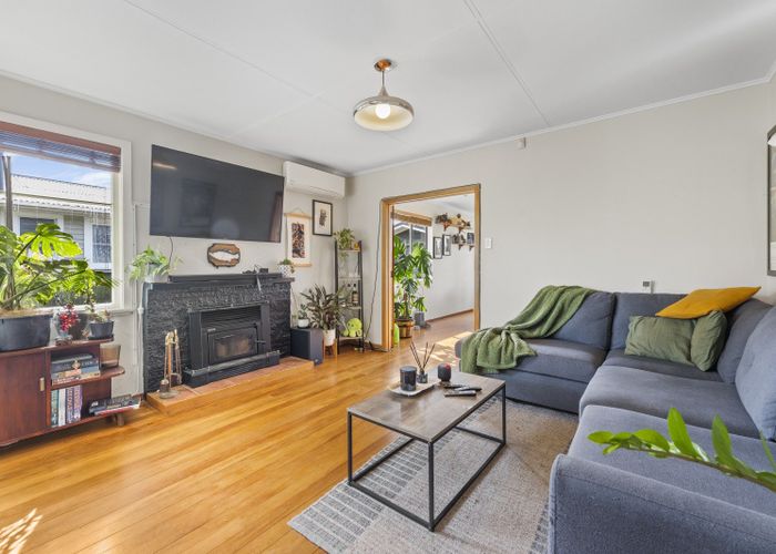  at 27 Waterloo Crescent, Hokowhitu, Palmerston North, Manawatu / Whanganui