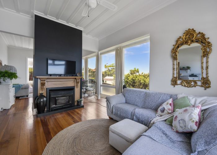  at 18 Lighthouse Road, Bluff Hill, Napier, Hawke's Bay