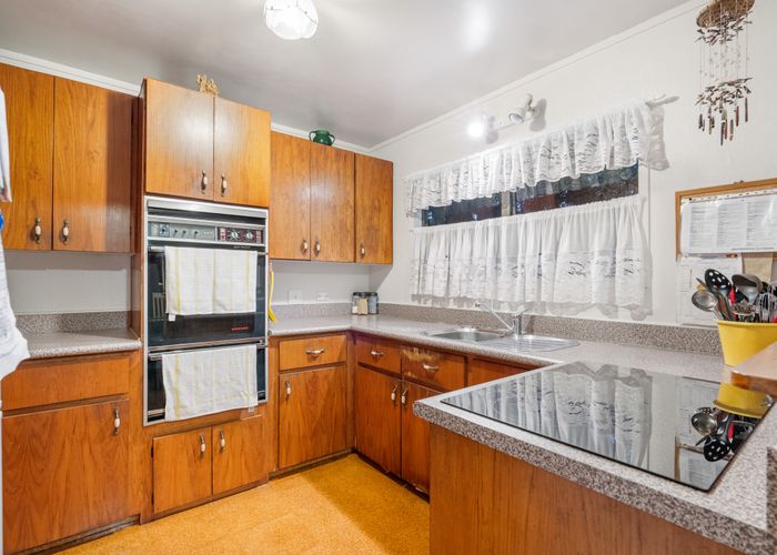  at 4 Puketaha Road, Swanson, Auckland