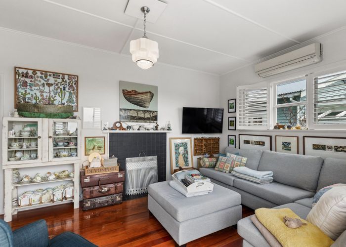  at 33 Aramoana Avenue, Devonport, Auckland