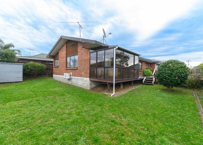 at 2/118 Astley Avenue, New Lynn, Waitakere City, Auckland