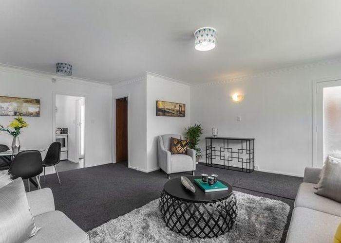  at 2/16 Parau Street, Mount Roskill, Auckland City, Auckland