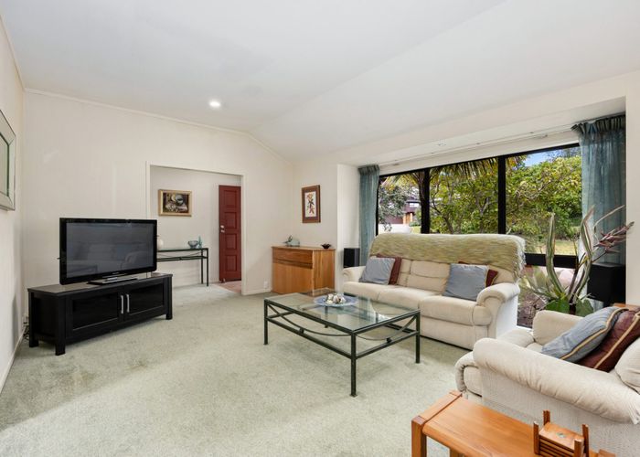  at 1 Crestview Place, Browns Bay, Auckland