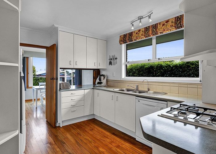  at 14 Montana Place, Merrilands, New Plymouth