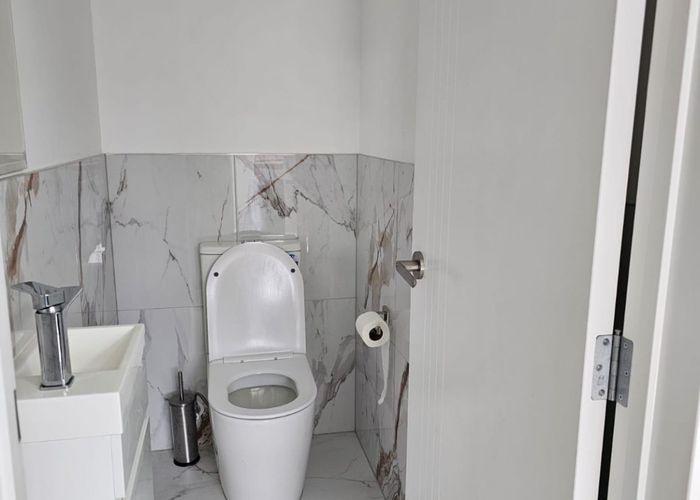  at 83a Hutchinsons Rd, Bucklands Beach, Manukau City, Auckland