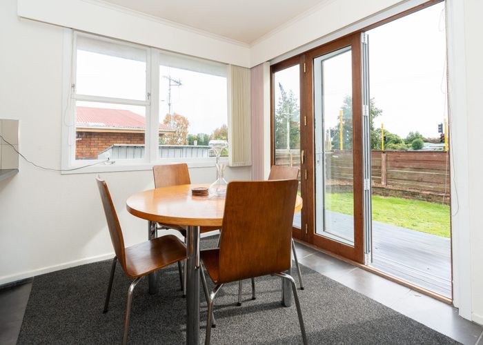  at 65 Deanwell Avenue, Melville, Hamilton