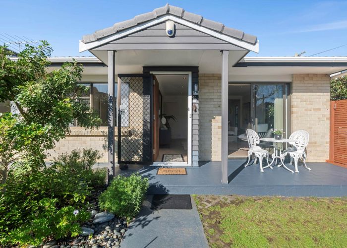  at 1/5 Lake Pupuke Drive, Takapuna, North Shore City, Auckland