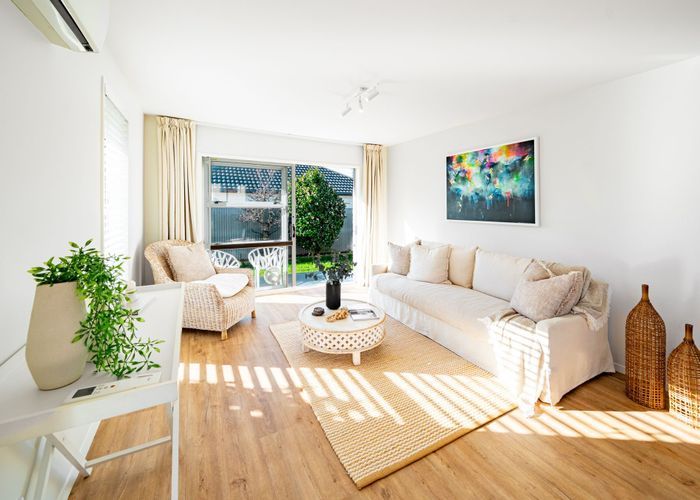  at 18 Sawtell Place, Northcote, Christchurch City, Canterbury